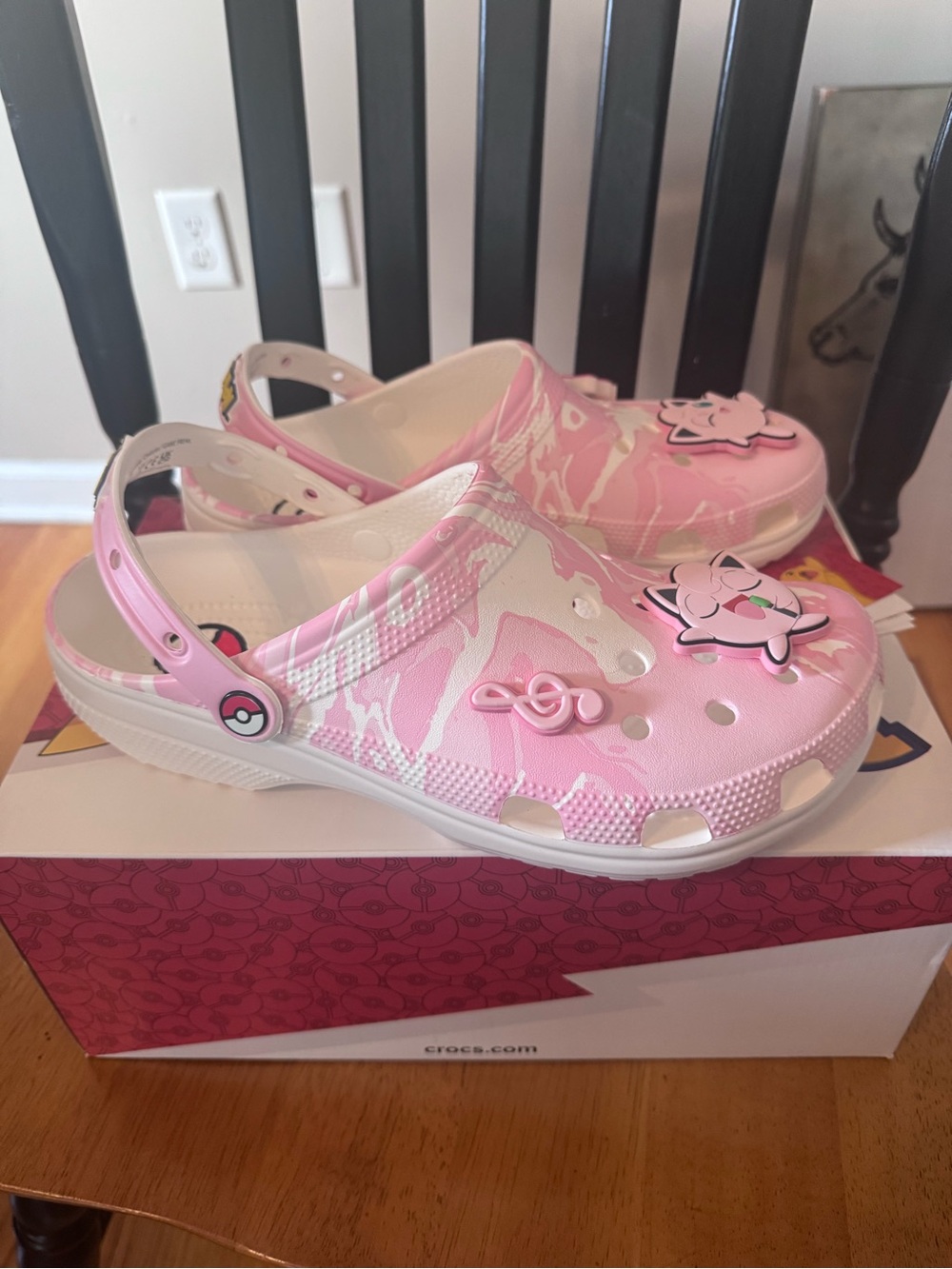 CROCS Classic Clogs Pink Pokémon Jigglypuff with Jibbitz Mens 10 Womens 12 - Picture 3 of 9